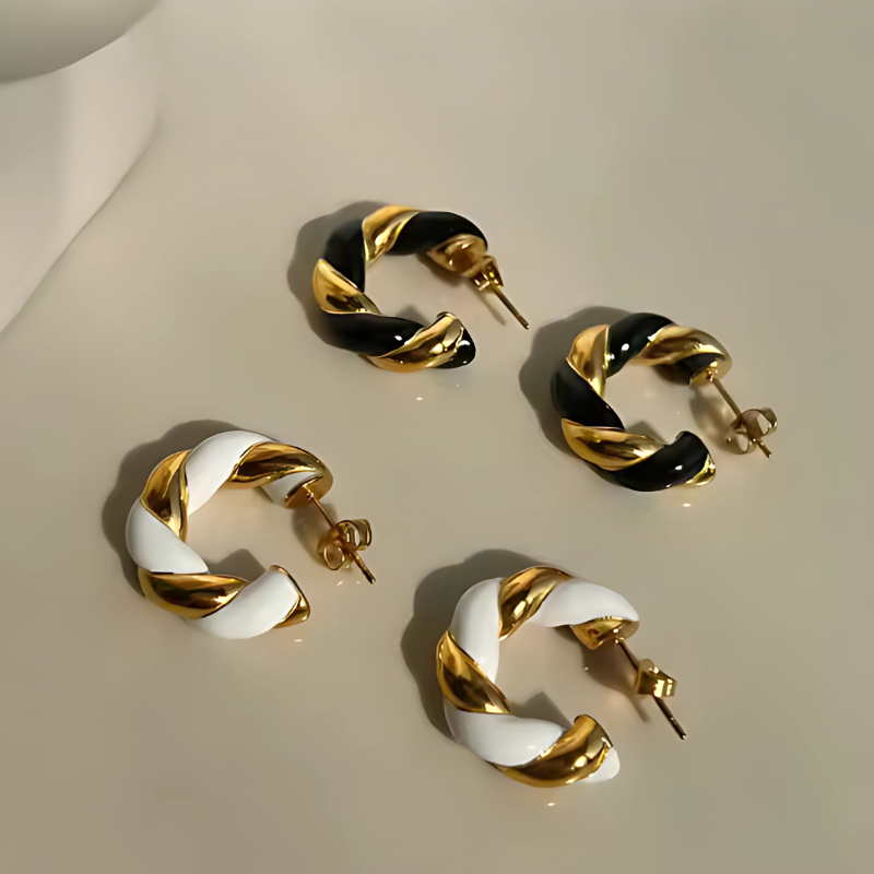 Twisted Hoop Oorbellen met Gouden Plating - Delilah