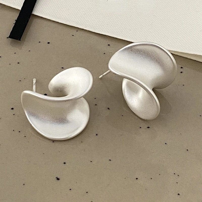 Curve Stud Oorbellen - Erin