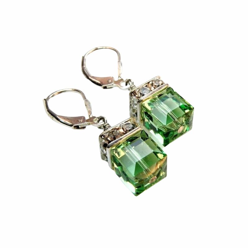 Peridootkristal Oorbellen met Stralende Groene Gloed – Vivi