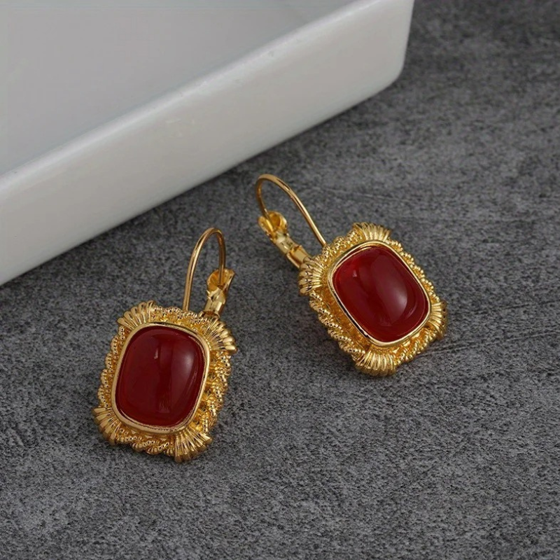 Vintage Gouden Oorbellen met Rode Edelsteen - Nienke