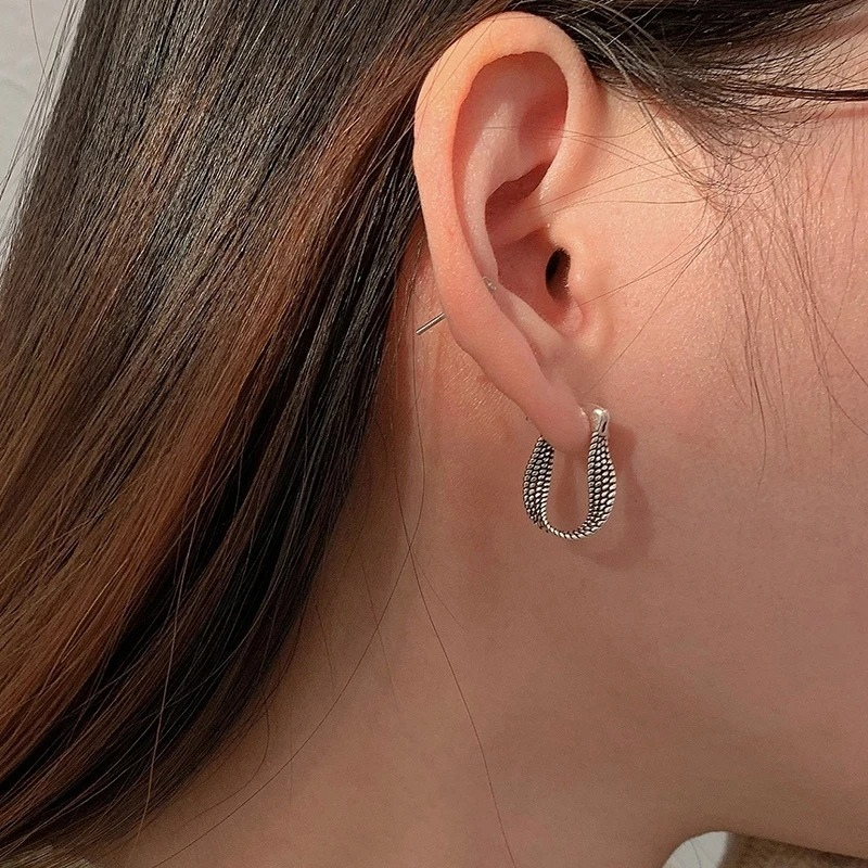 Zilveren Twist Huggie Hoop Oorbellen - Kristen