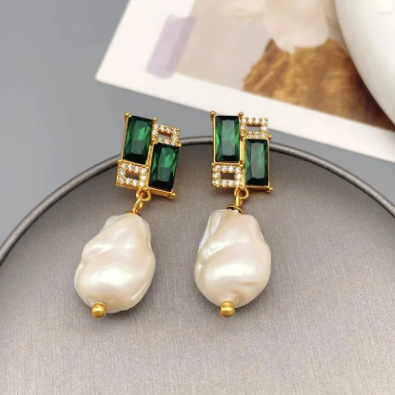 Parel Oorbellen met Groen Glas - Wei