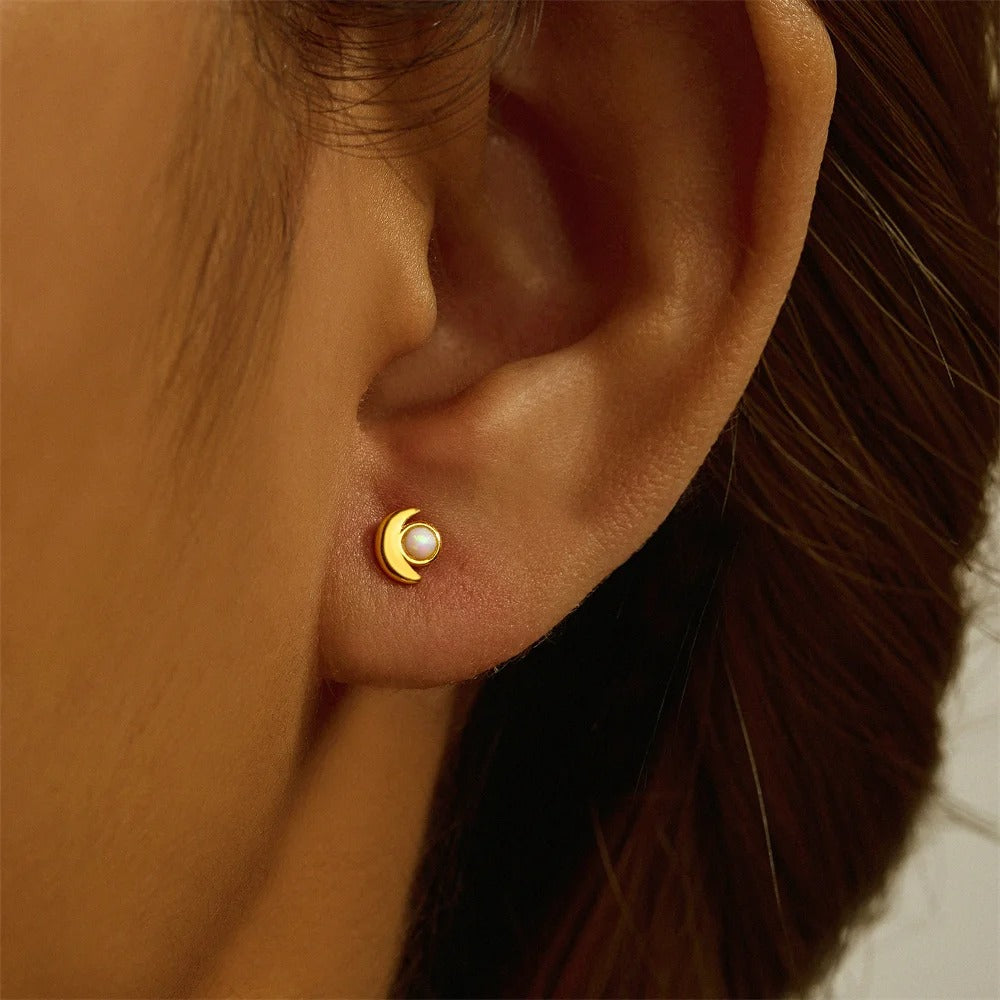 Verguld Sun and Moon Opal Stud Oorbellen – Ottie