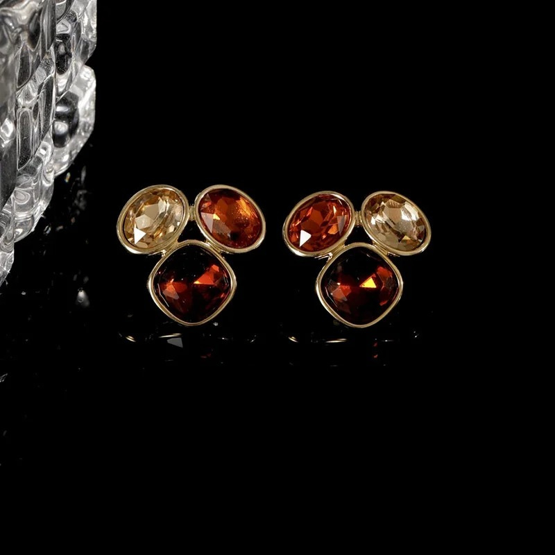 Vergulde Bruine Kristallen Stud Oorbellen - Ina
