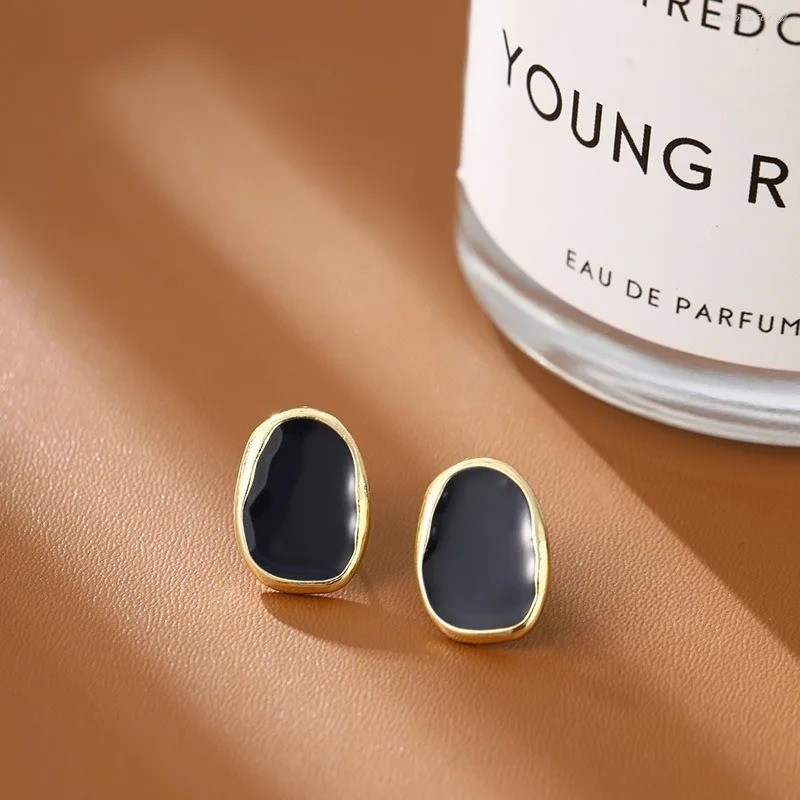 Vergulde Geometrische Zwarte Stud Oorbellen - Nina