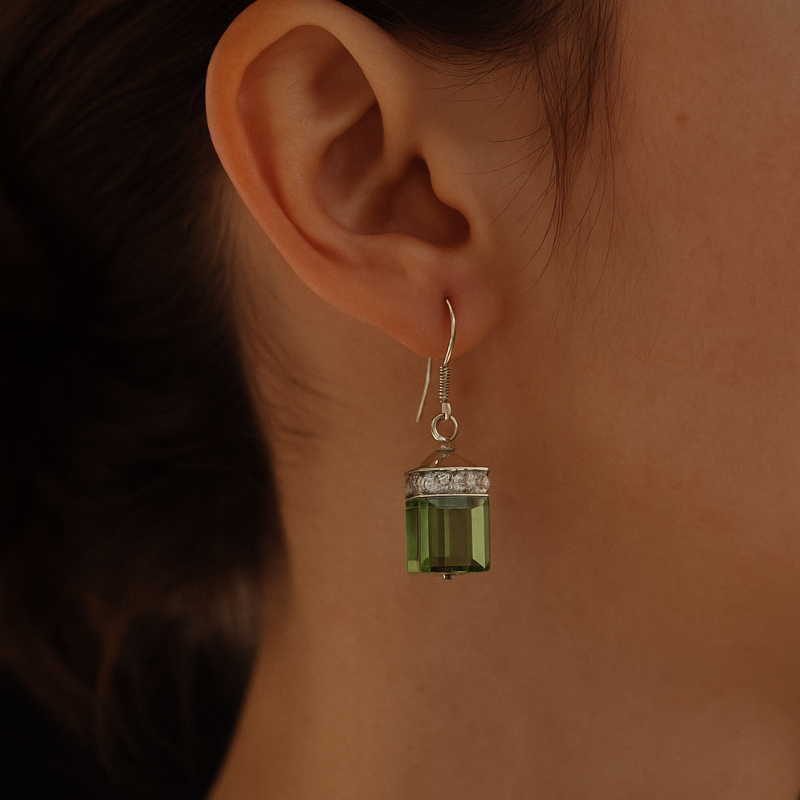 Peridootkristal Oorbellen met Stralende Groene Gloed – Vivi