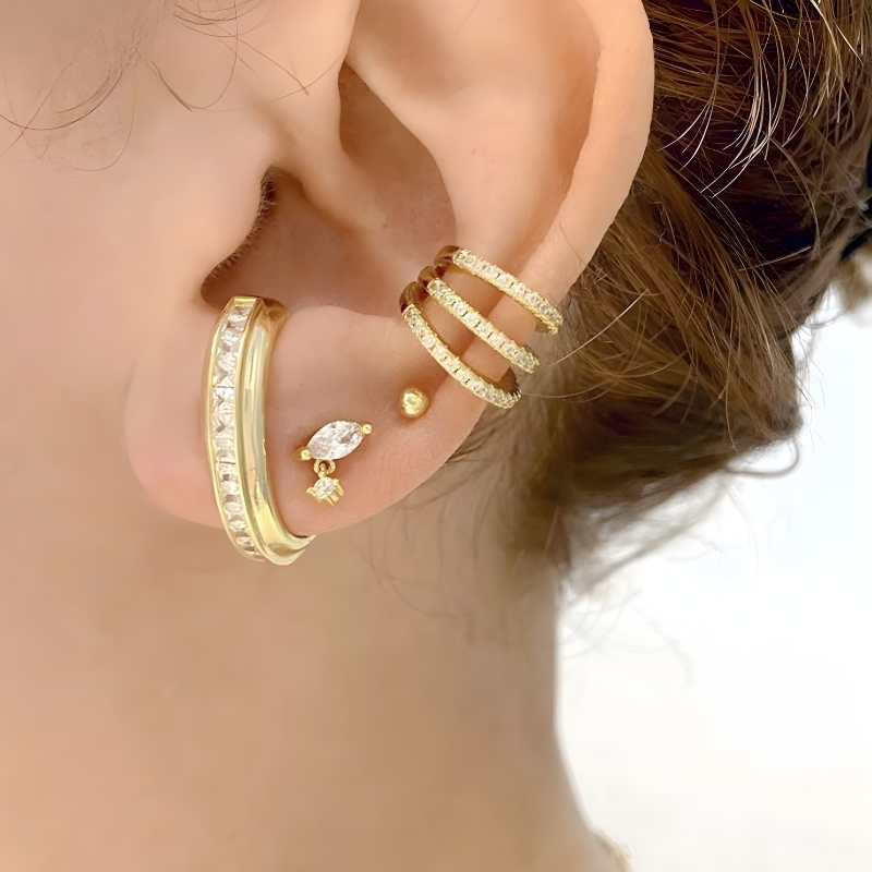 Elegante C-Vormige Zirkonia Oorknopjes – Mabel