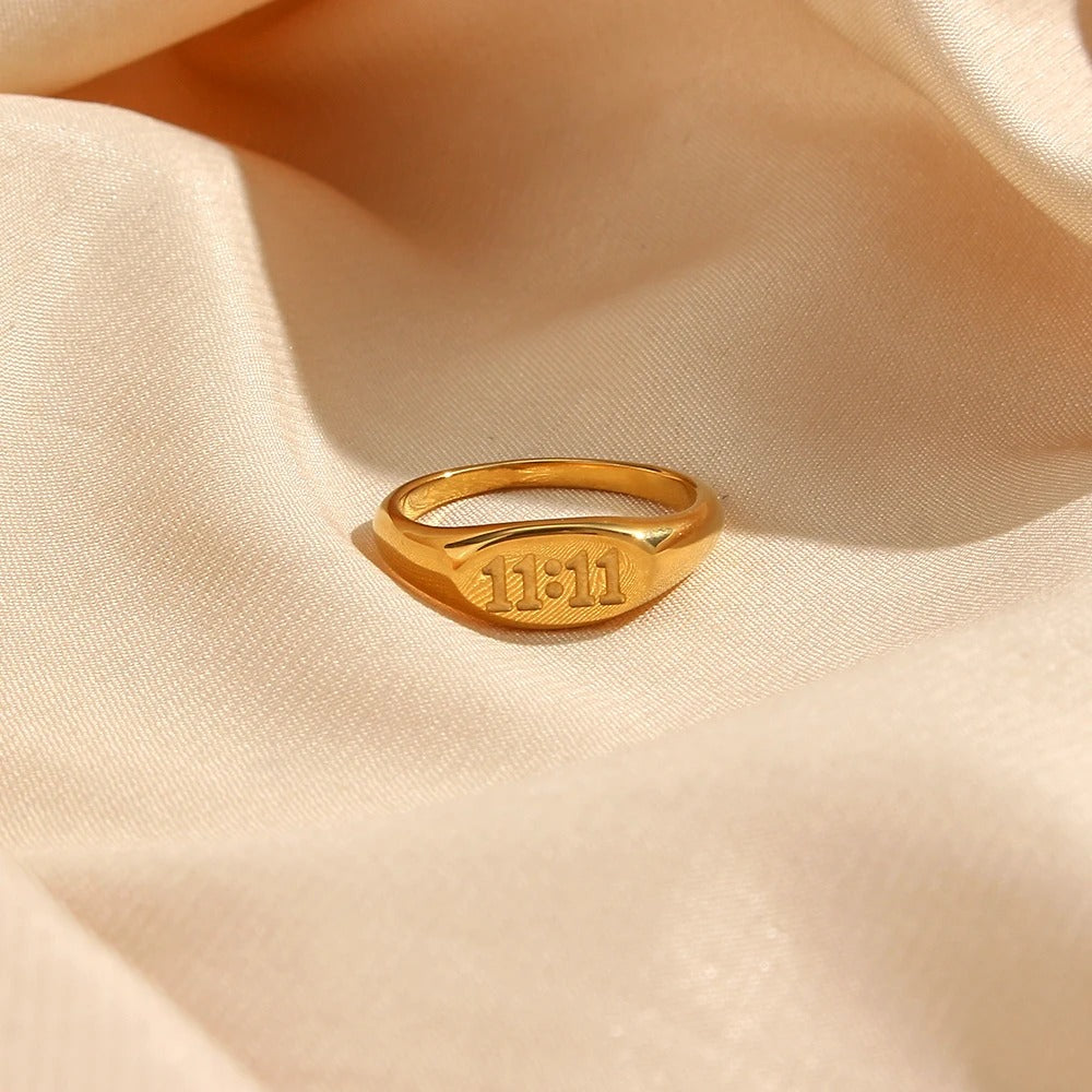 Vergulde Nummer Gegraveerde Ring - Glenda