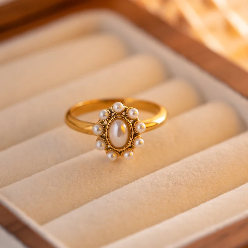Vergulde Zonnebloem Ring met Witte Parel - Janice