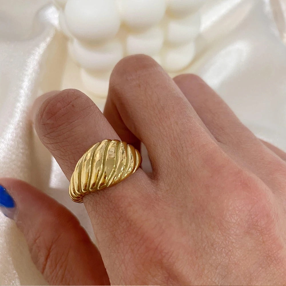 Vergulde Twist Ring - Leona