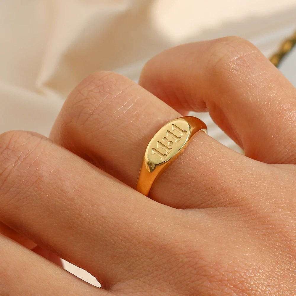 Vergulde Nummer Gegraveerde Ring - Glenda