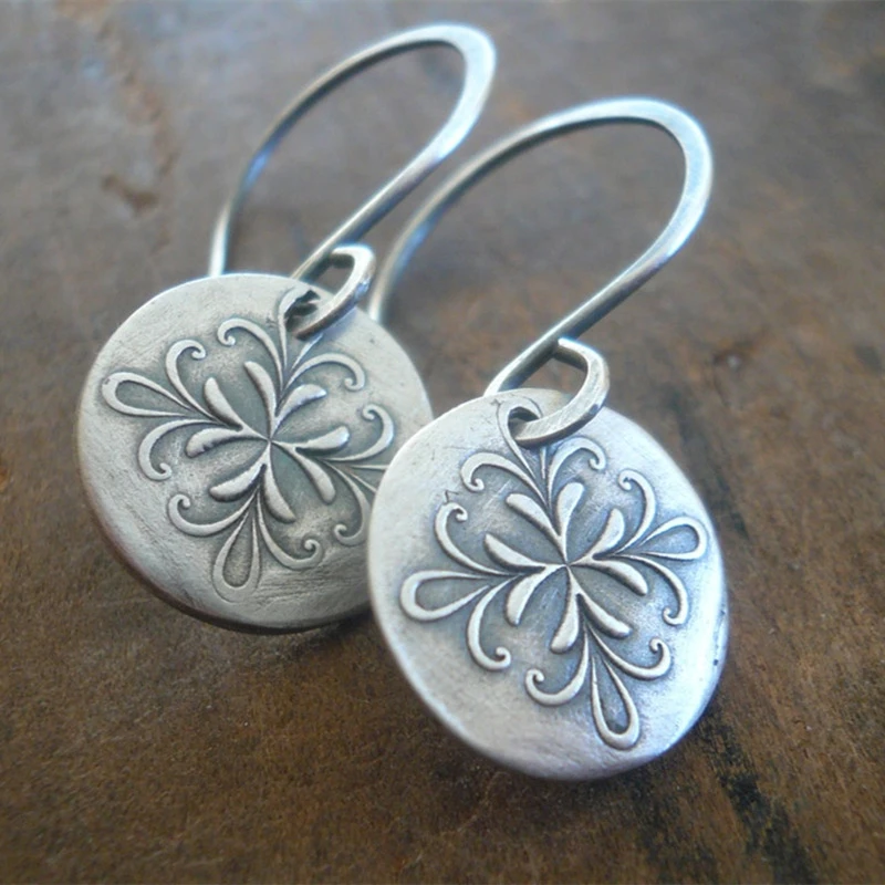 Ronde Oorhangers Zilver Vintage Reliëf – Lotte