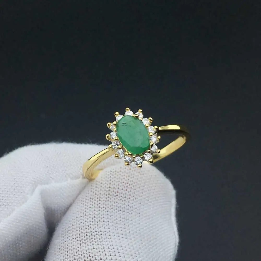 Verguld Elegante Natuurlijke Smaragd Ring - Essie