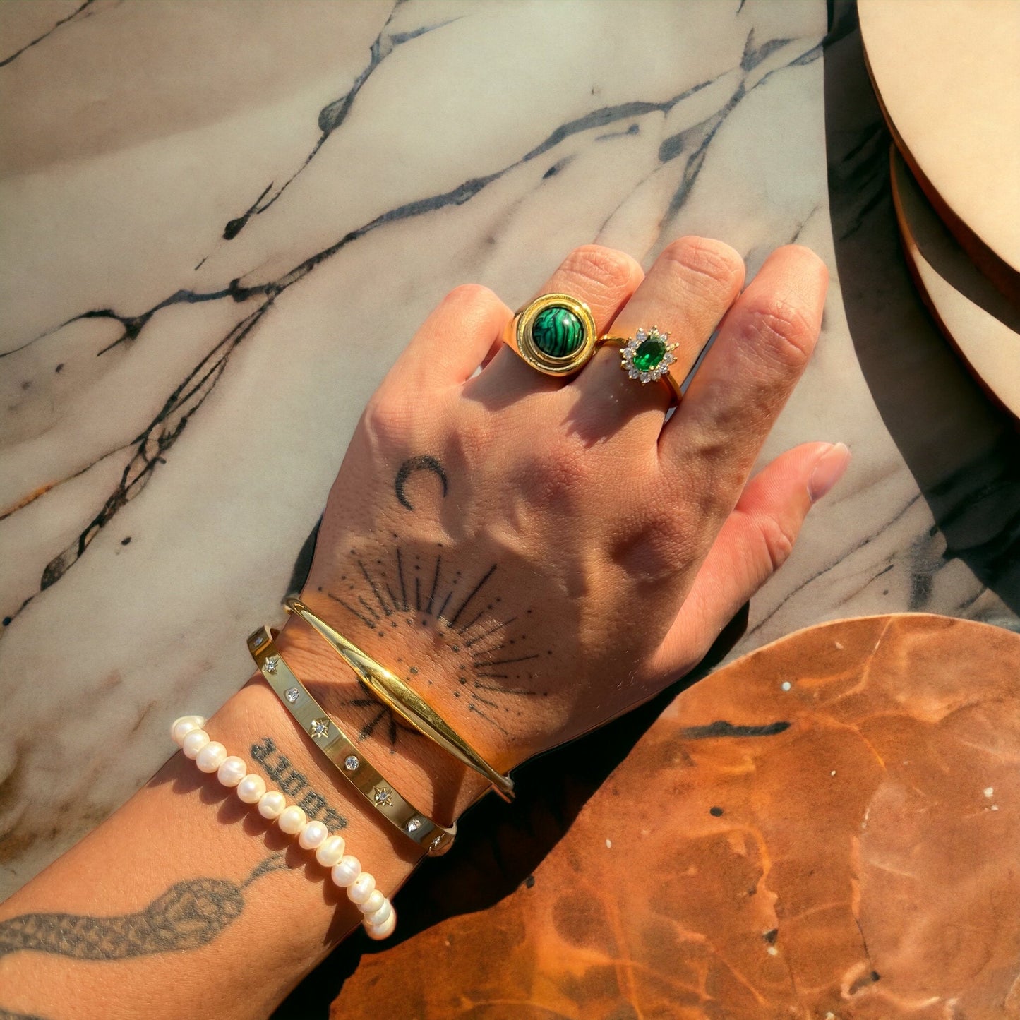Verguld Elegante Natuurlijke Smaragd Ring - Essie