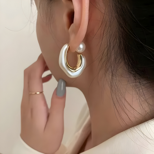 Elegante Onregelmatige  C-vorm Parel Oorbellen – Eudora