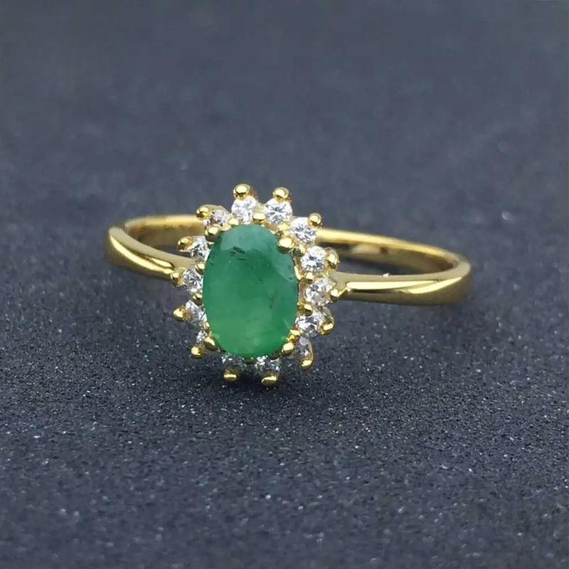 Verguld Elegante Natuurlijke Smaragd Ring - Essie