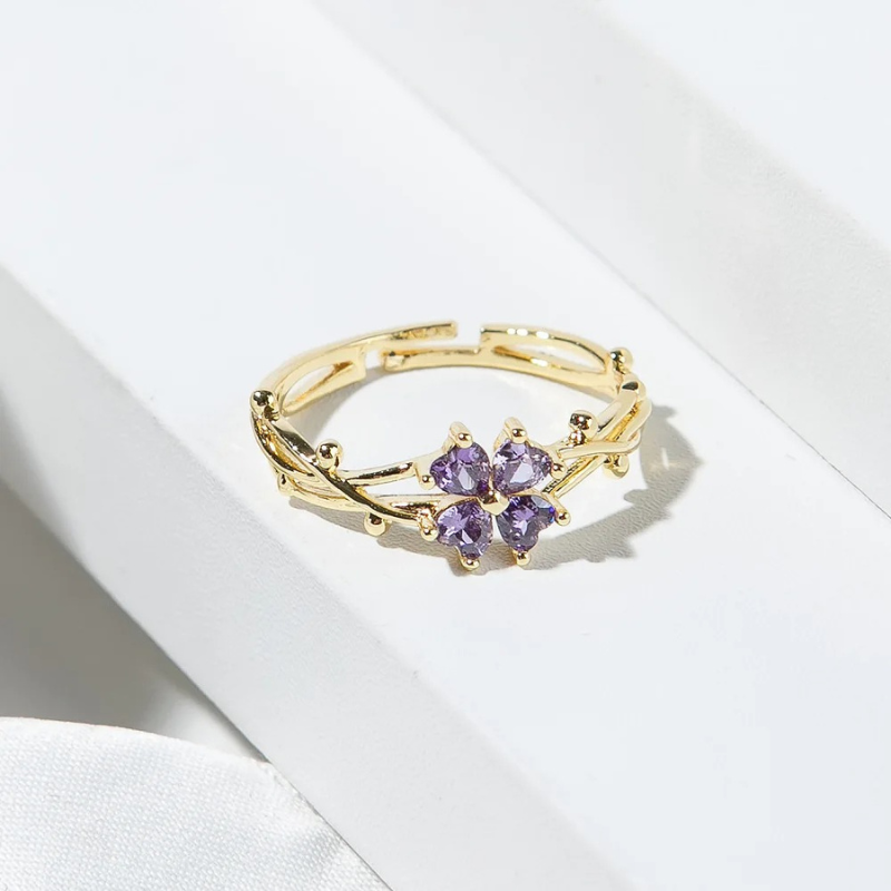 Paarse Bloembladen Ring – Elena
